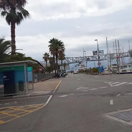 Botel Encantador Barco En Barcelona